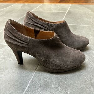 Clarks indigo Brown Suede Low Cut Boot